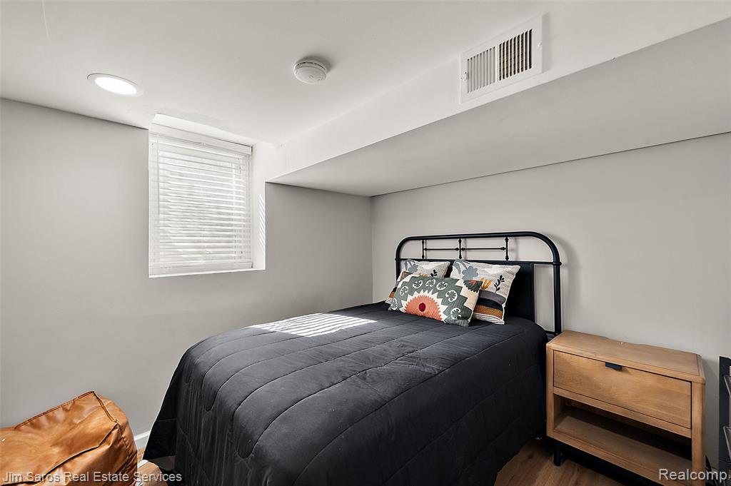 2371 Allard Avenue, Grosse Pointe Woods, MI 48236 — Photo 31