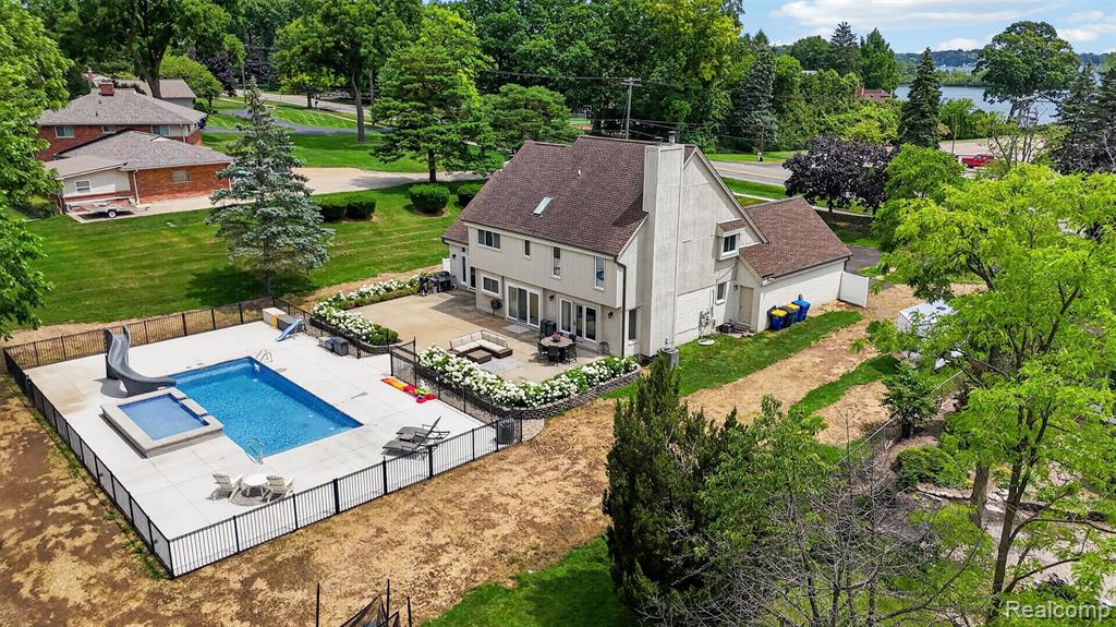 5136 Commerce Road, West Bloomfield, MI 48324 — Photo 76