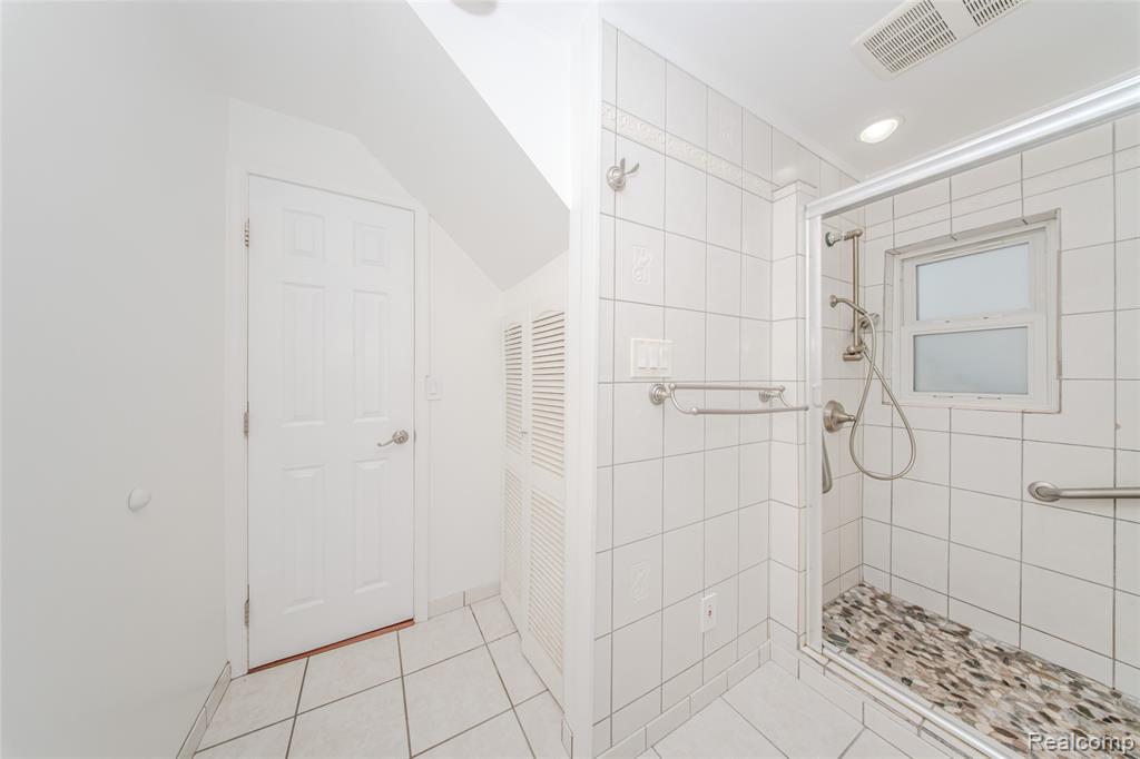 9042 Gale Road, White Lake, MI — Photo 47