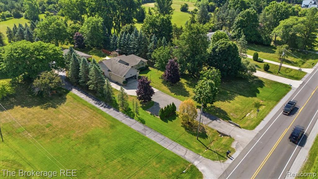 6057 Center Road, Grand Blanc, MI 48439 — Photo 12