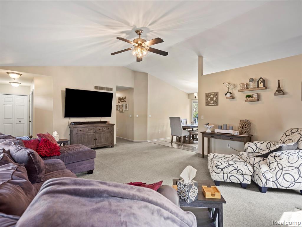 47416 DALLAS Lane, Macomb, MI 48044 — Photo 8