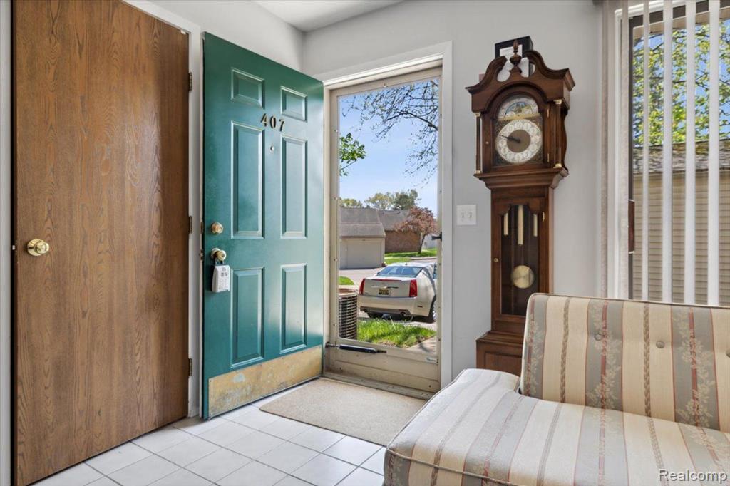 407 WATER TOWER Circle, Brighton, MI 48116 — Photo 4