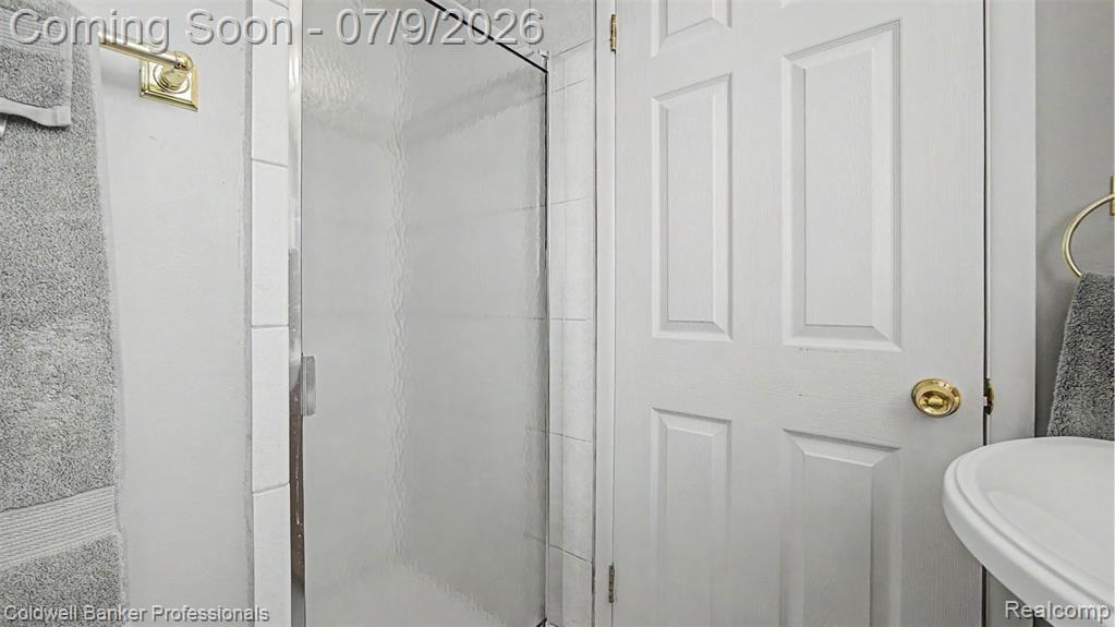 8731 Paulina Drive, Sterling Heights, MI 48312 — Photo 41