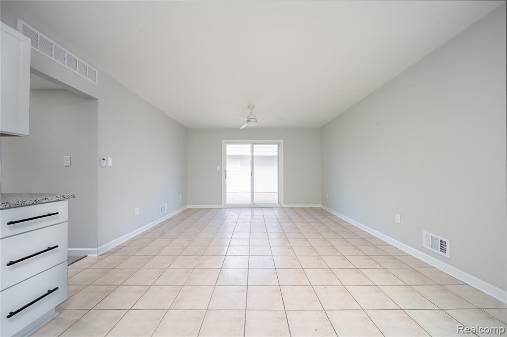 6448 Hunter Court, Westland, MI — Photo 18