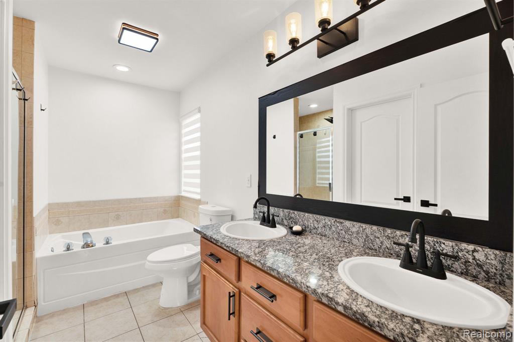 21196 Oak Ridge Drive, Clinton Twp, MI 48036 — Photo 32