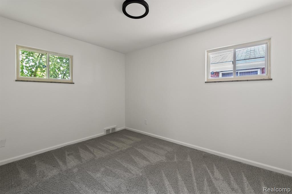 23520 Marlow Street, Oak Park, MI 48237 — Photo 21
