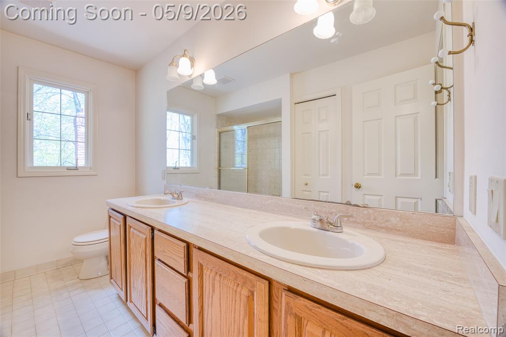 27966 Trailwood Court, Farmington, MI 48331 — Photo 34