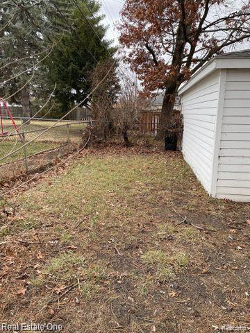 5712 N SILVERY Lane, Dearborn Heights, MI 48127 — Photo 13