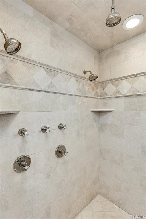682 WALLACE Street, Birmingham, MI 48009 — Photo 30