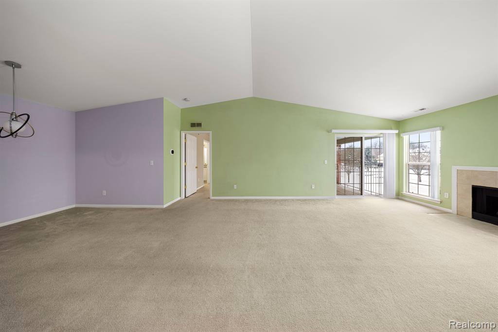 28260 OAKMONTE Circle E, New Hudson, MI 48165 — Photo 8