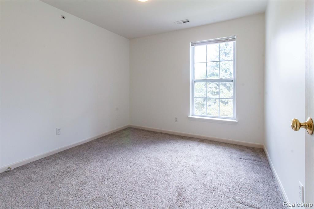 7103 ADDINGTON Drive, Commerce Twp, MI 48390 — Photo 22