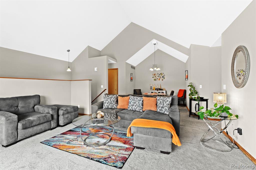 366 MARIGOLD Circle, Westland, MI — Photo 6