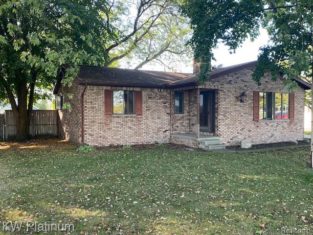 558 Myrtlewood Street, Marysville, MI 48040 — Photo 2