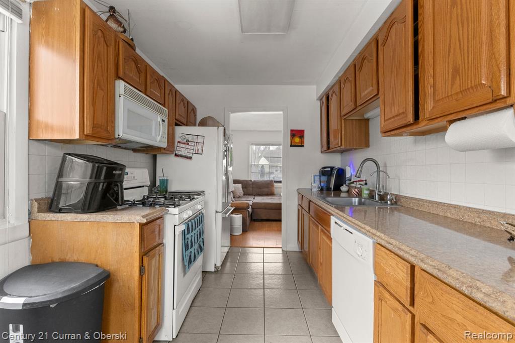 4965 Huron Street, Dearborn Heights, MI 48125 — Photo 9