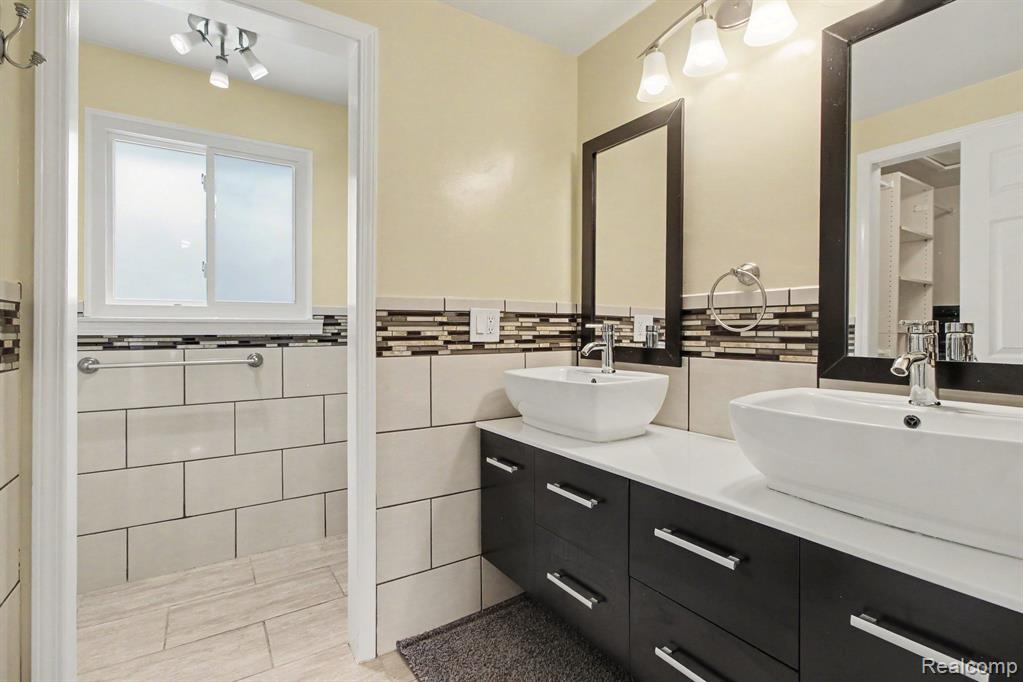 6492 Durham Drive, Canton, MI 48187 — Photo 12