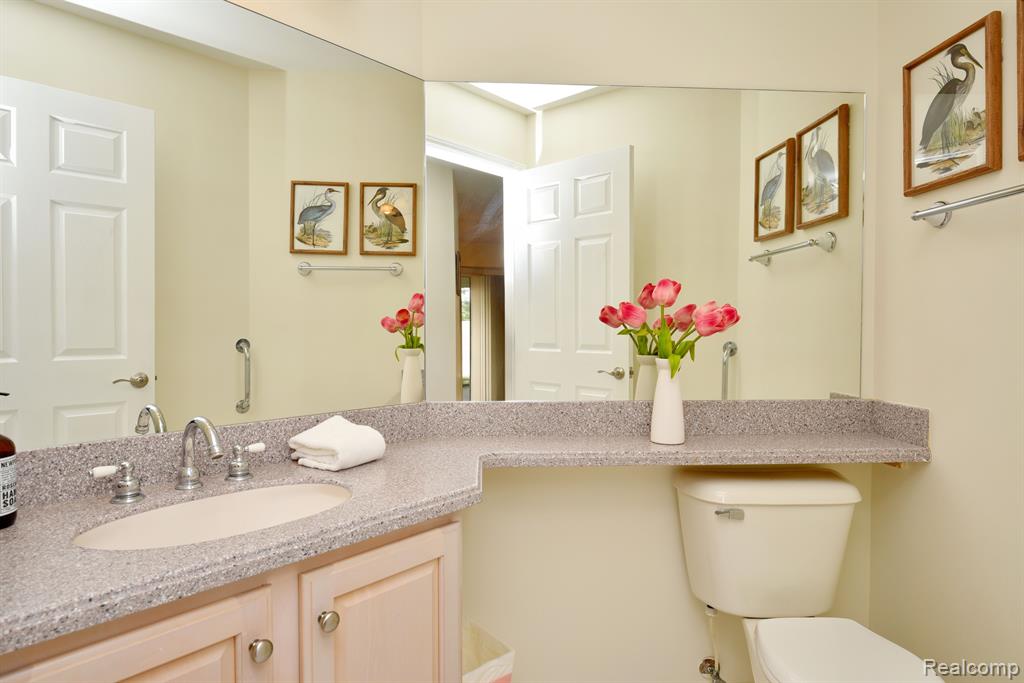 4297 SPRINGBROOK Drive, Sterling Heights, MI 48314 — Photo 24