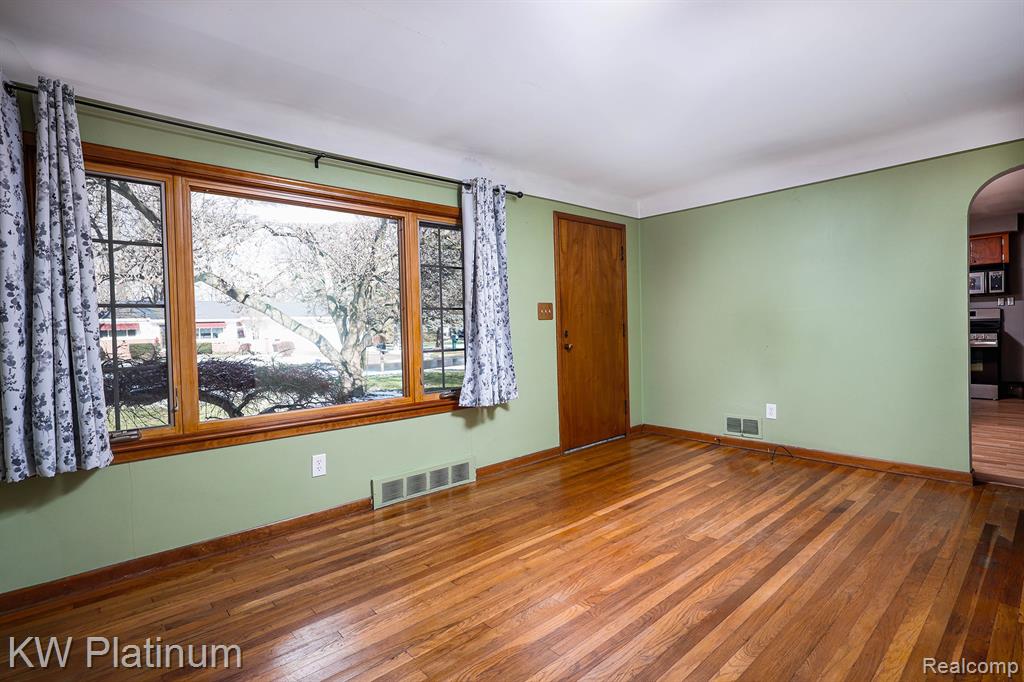 541 Cloverlawn Street, East China, MI — Photo 3