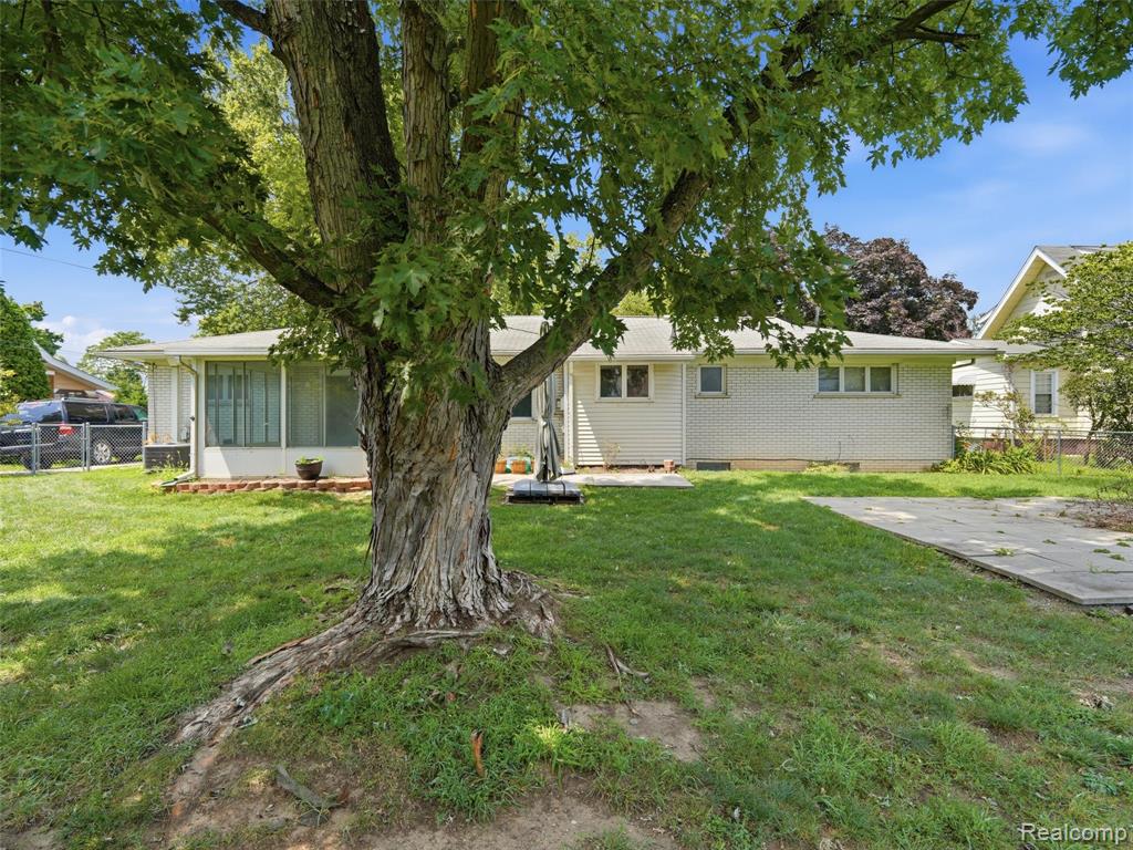 240 E Huron River Drive, Belleville, MI 48111 — Photo 20