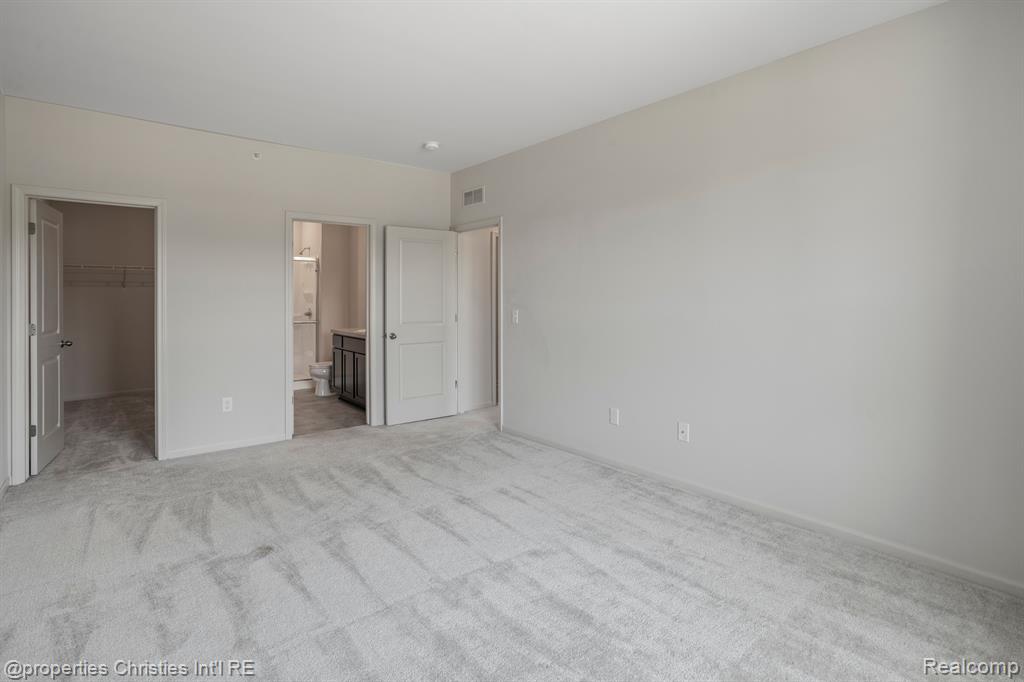 9776 RIDGE RUN Street, Howell, MI 48855 — Photo 13