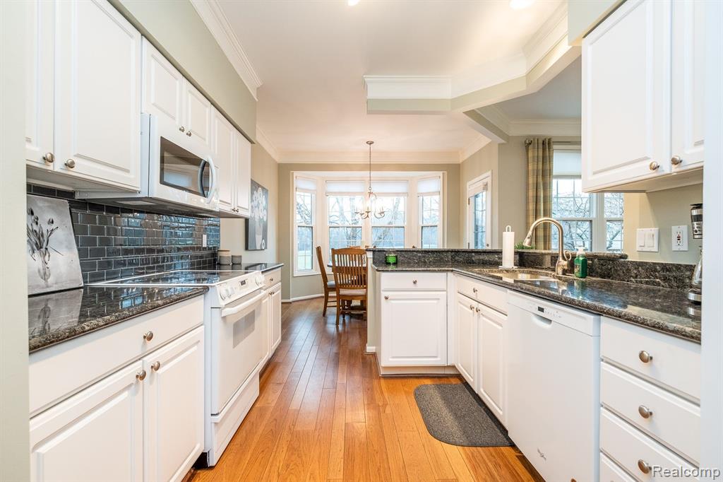 16189 FOREST LAKE Drive, 127, Northville, MI 48168 — Photo 13