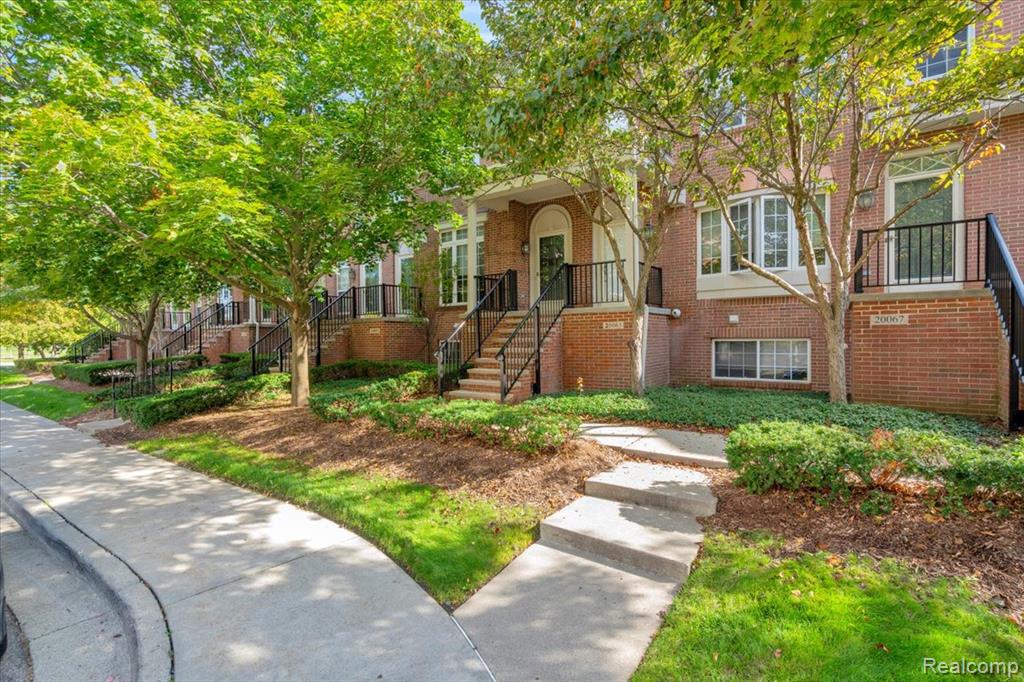 20059 Rodeo Court, Southfield, MI 48075 — front exterior