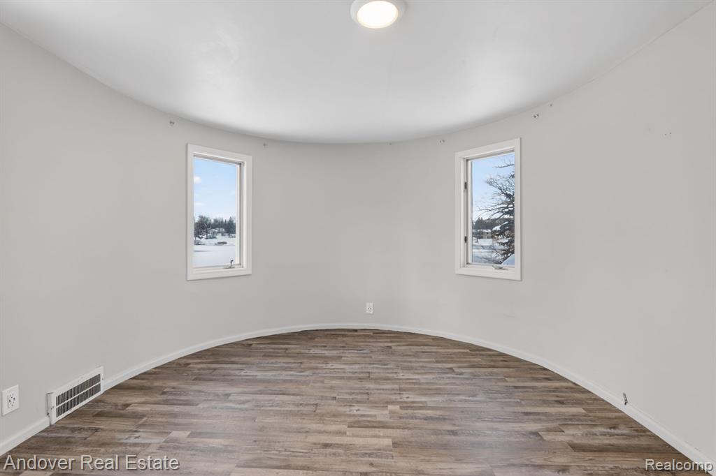 4055 Mitchell Drive, Flint, MI 48506 — Photo 18