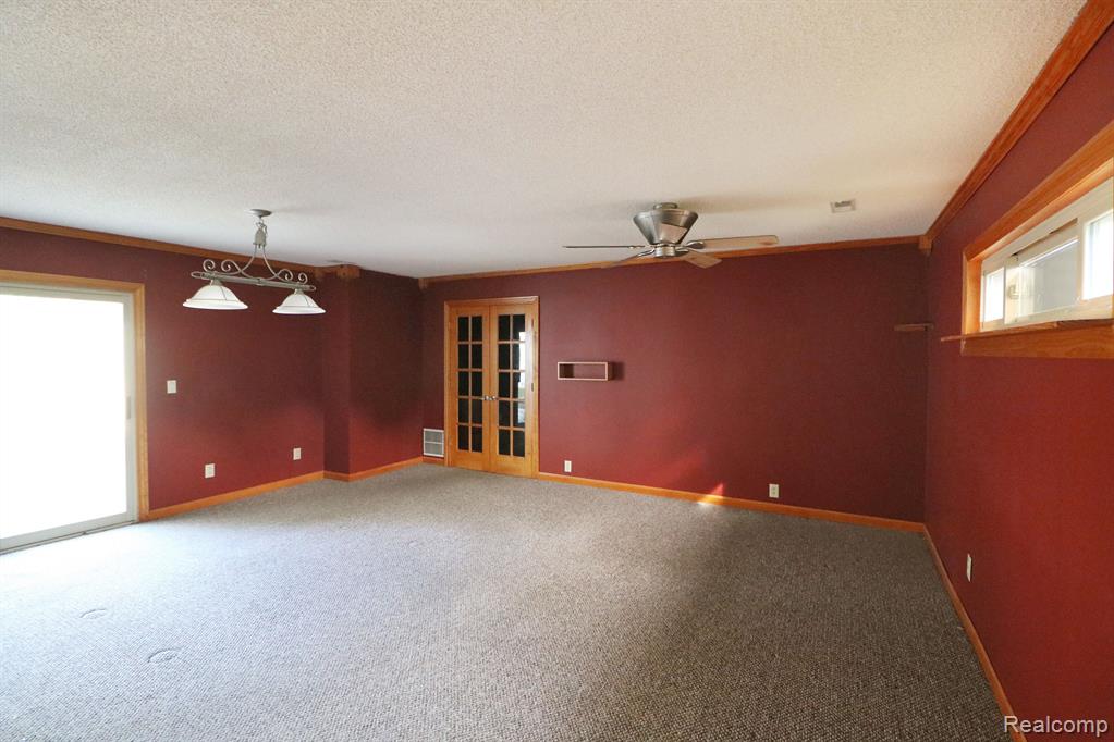 411 COMMONWEALTH Avenue, Flint, MI 48503 — Photo 16