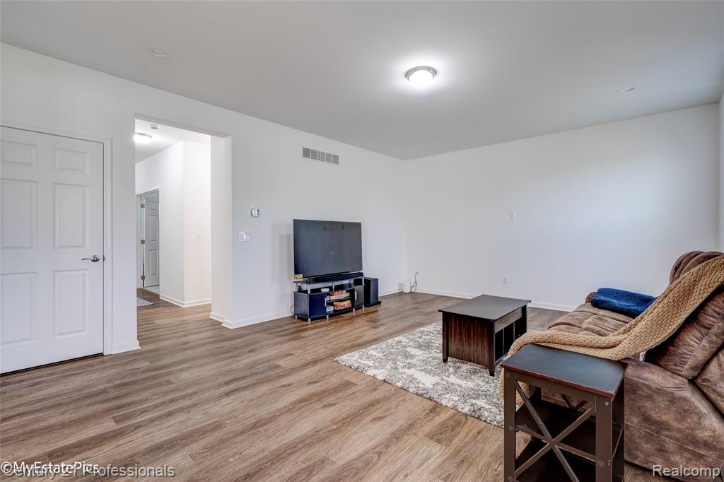58775 Gidran Drive, South Lyon, MI 48178 — Photo 17