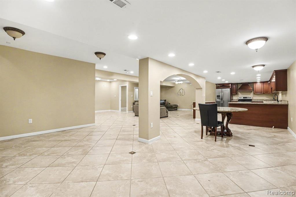 6929 Dakota Drive, Troy, MI 48098 — Photo 38
