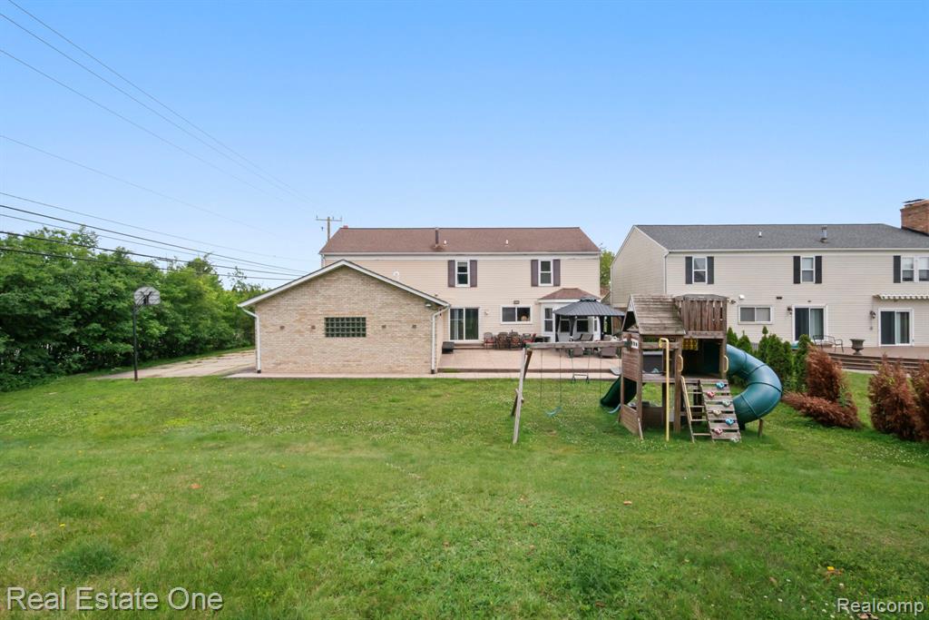 5510 Greenbriar Drive, West Bloomfield, MI — Photo 35