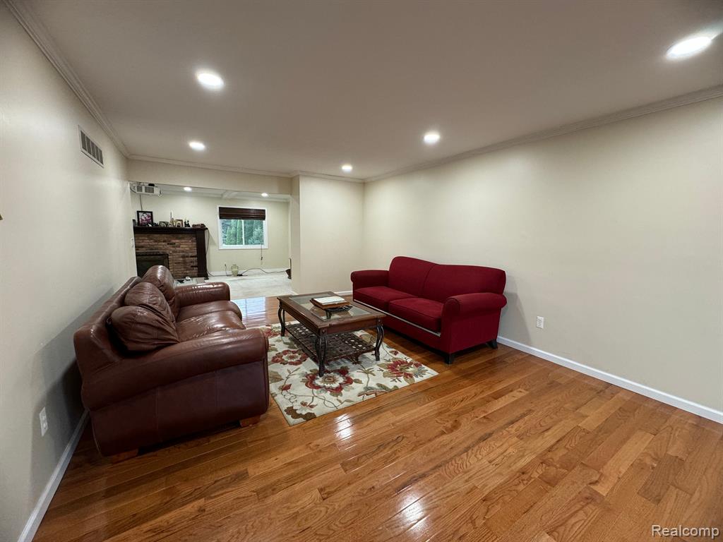 982 LANGLEY Road, Rochester Hills, MI 48309 — Photo 10
