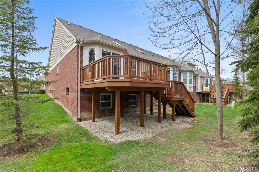 30216 VIEWCREST Drive, Novi, MI 48377 — Photo 38