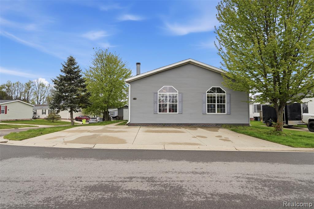 11105 Wood Run Circle, South Lyon, MI 48178 — Photo 30