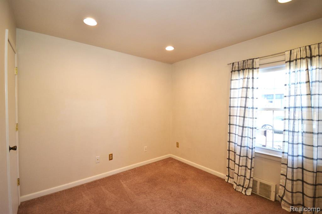 4082 ROYAL Avenue, Berkley, MI 48072 — Photo 12