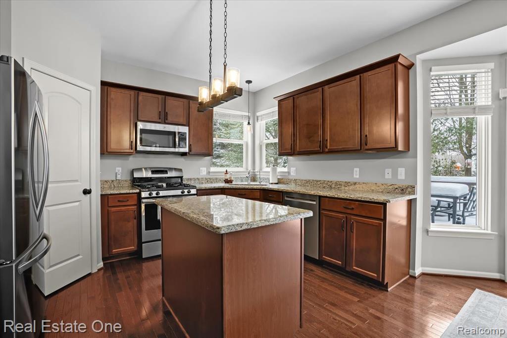 924 Riverstone Court, Milford, MI 48381 — Photo 17