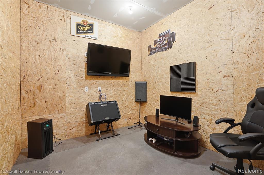 7431 Oceola Farms Court, Howell, MI 48855 — Photo 41