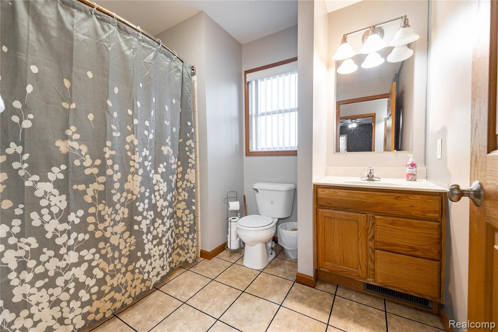 28101 Elwell Road, Belleville, MI 48111 — Photo 29