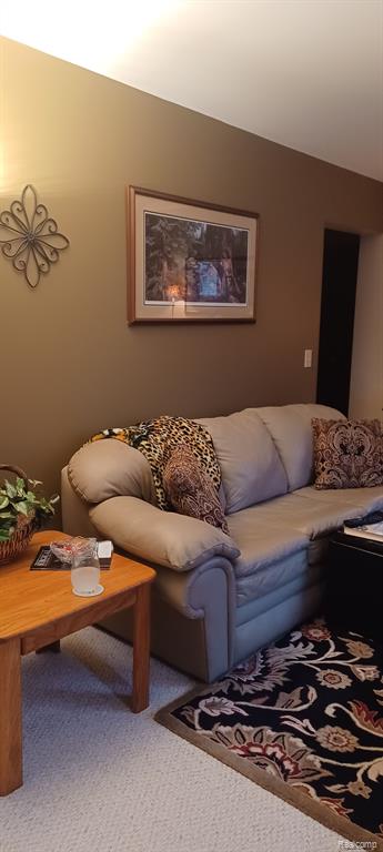 930 N EAST Street, Fenton, MI 48430 — Photo 10