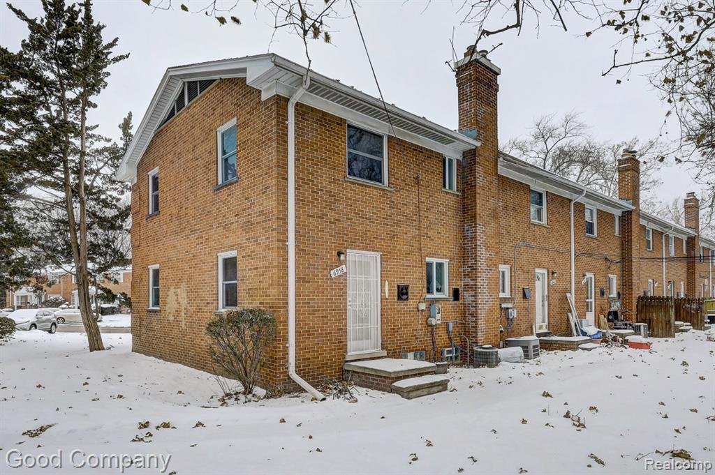 6958 Town Lane, Dearborn Heights, MI 48127 — Photo 32