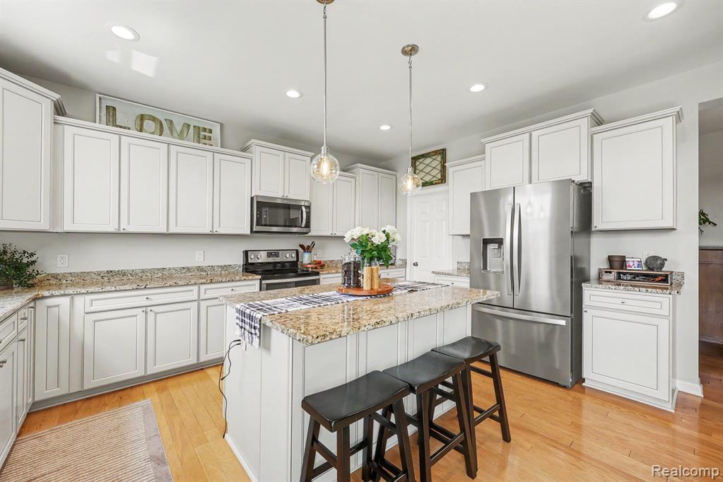 7560 Gannon Court, Shelby Twp, MI 48317 — Photo 8