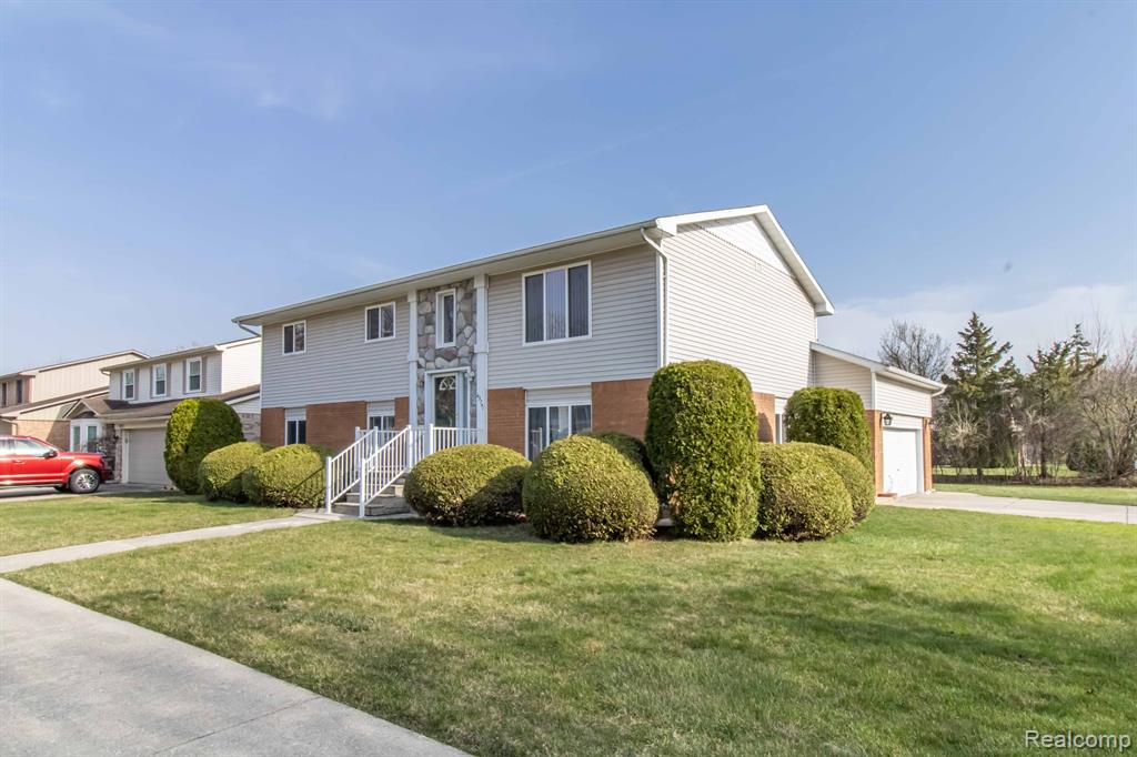 43741 GATEHOUSE, Canton, MI 48187 — front exterior