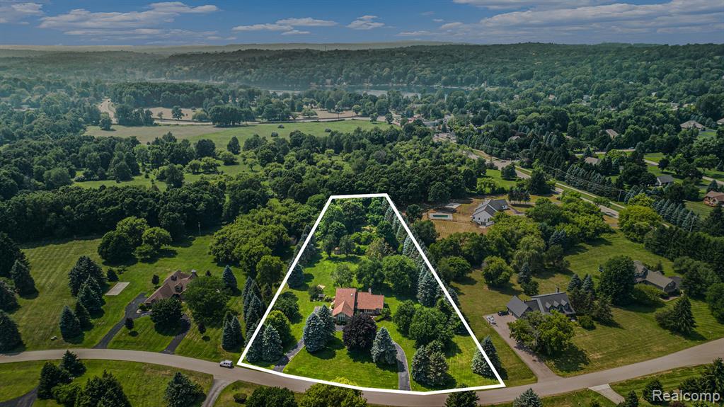 8477 Ranch Estates Road, Clarkston, MI 48348 — Photo 47