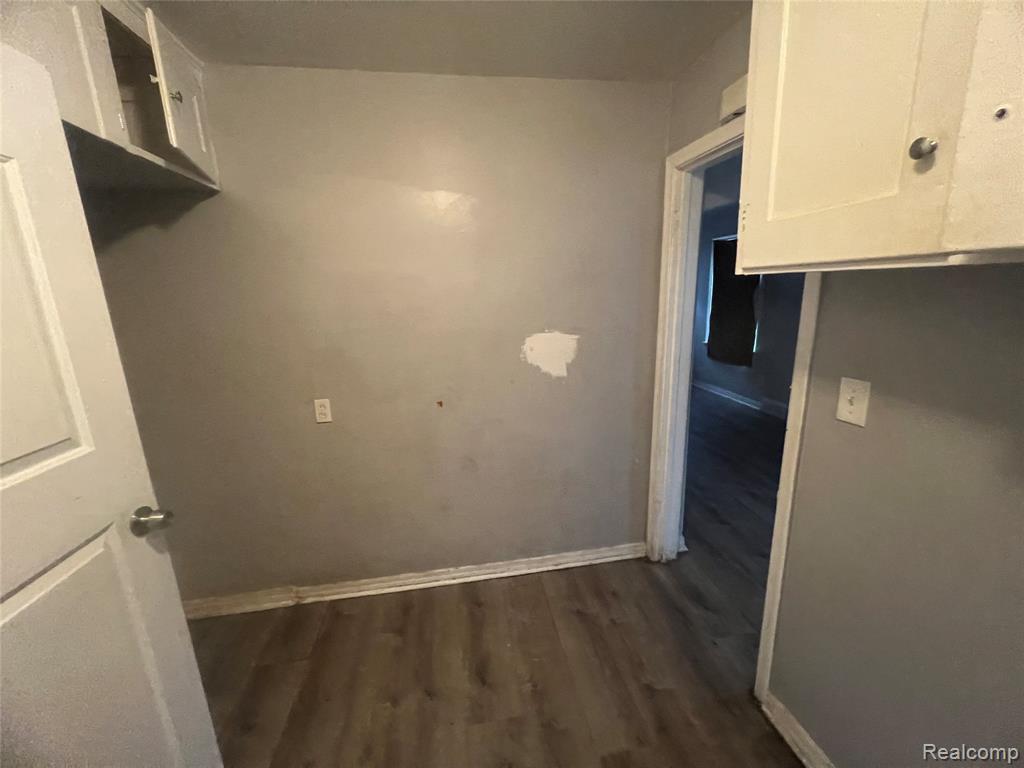 9599 WHITCOMB Street, Detroit, MI 48227 — Photo 9