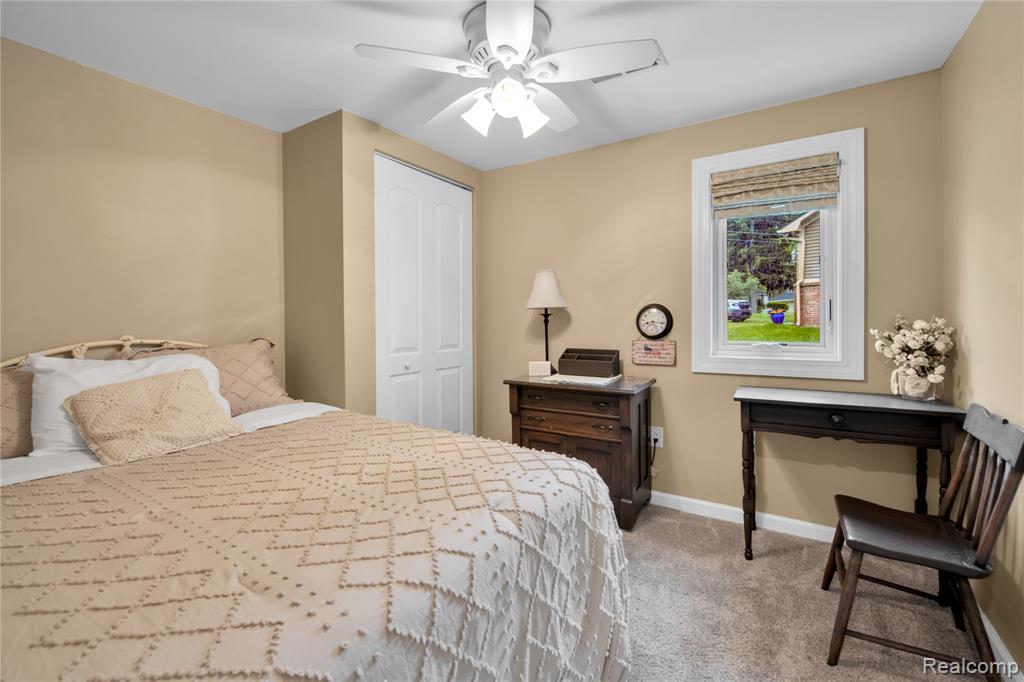 8320 Lagoon Street, Commerce Twp, MI 48382 — Photo 16