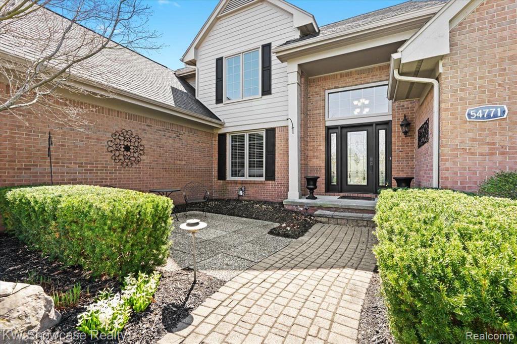 54771 GRENELEFE Circle E, South Lyon, MI 48178 — Photo 3