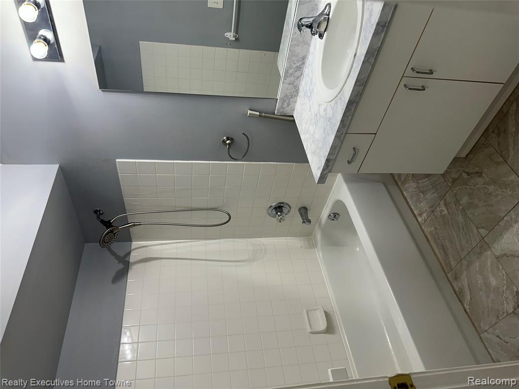 5816 PINE AIRES Drive, Sterling Heights, MI 48314 — Photo 20