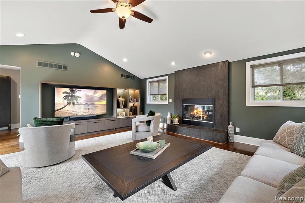 80 MAYWOOD Avenue, Bloomfield Hills, MI 48304 — Photo 16