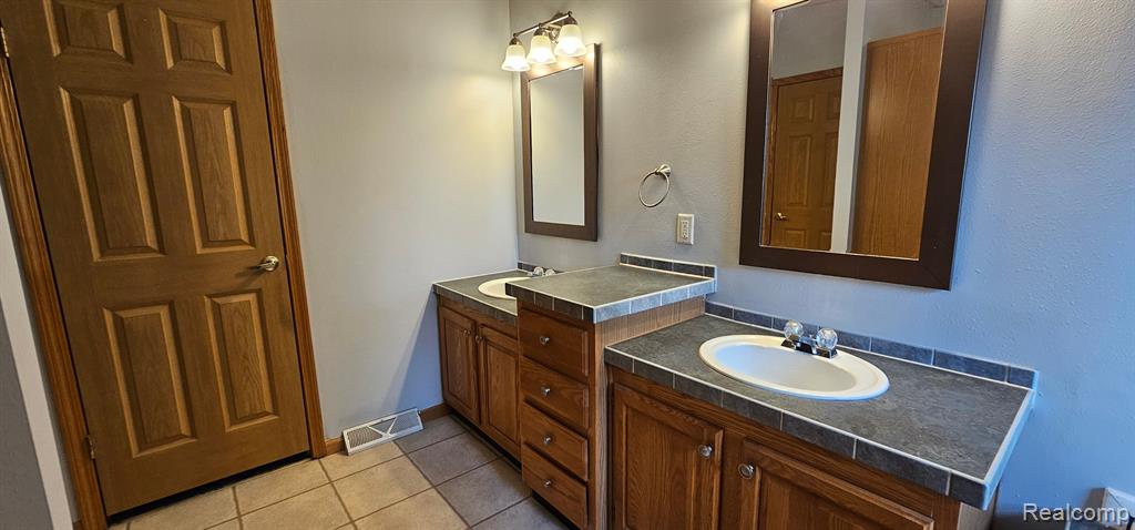 4393 Lake George Road, Dryden, MI 48428 — Photo 11