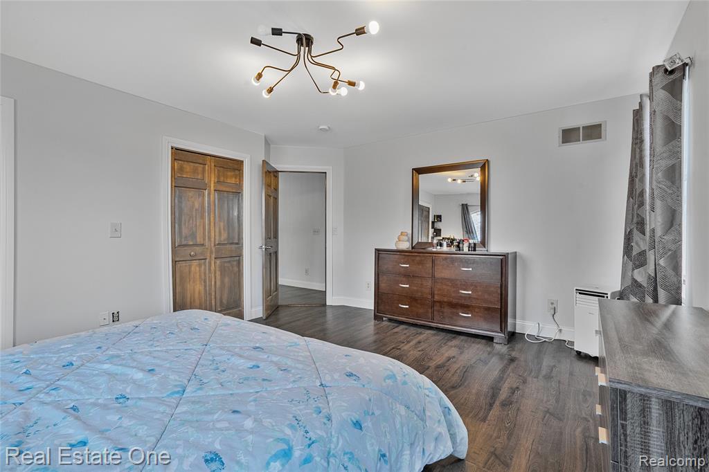 6067 N Vernon Street, Dearborn Heights, MI 48127 — Photo 23