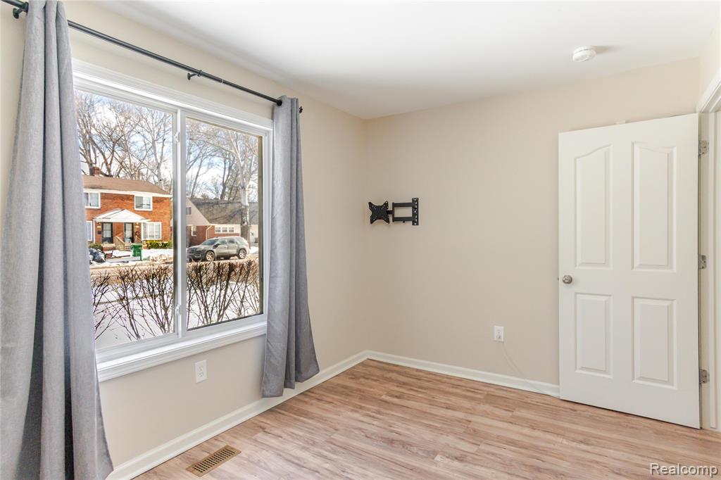 256 Crocker Boulevard, Mount Clemens, MI 48043 — Photo 22